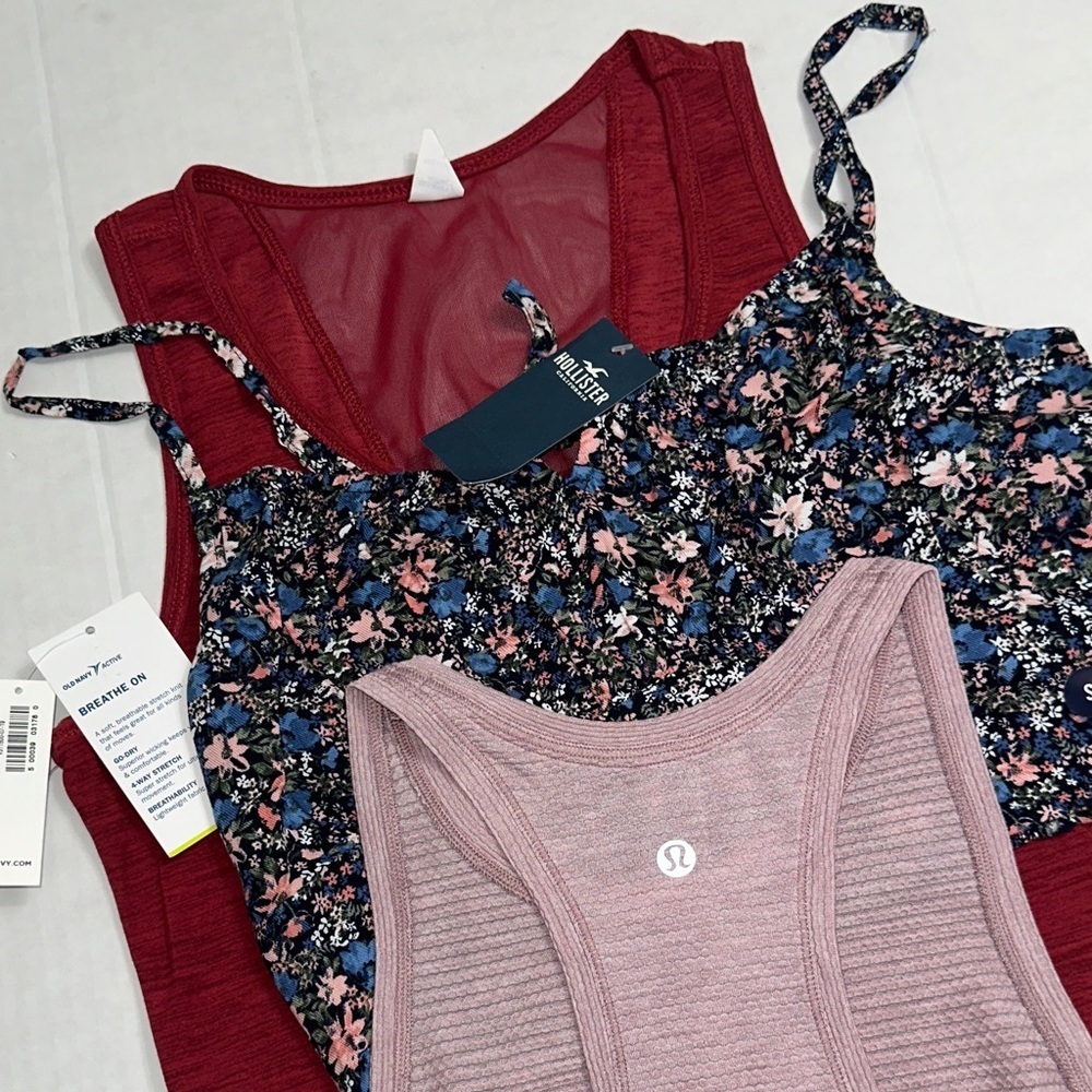 Lot of 3 Women’s Top Lululemon Hollister Old Navy‎ Bundle Small